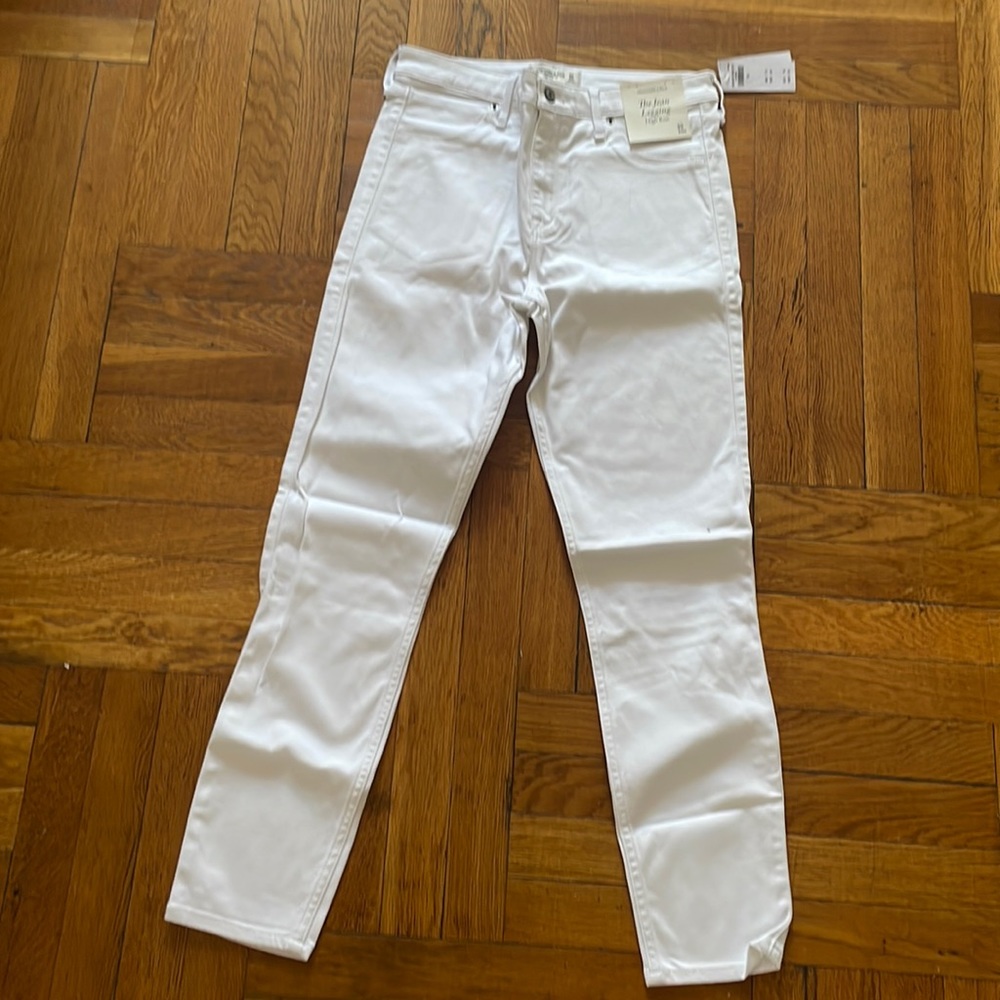 NWT Abercrombie white high rise jeggings size 30/10r